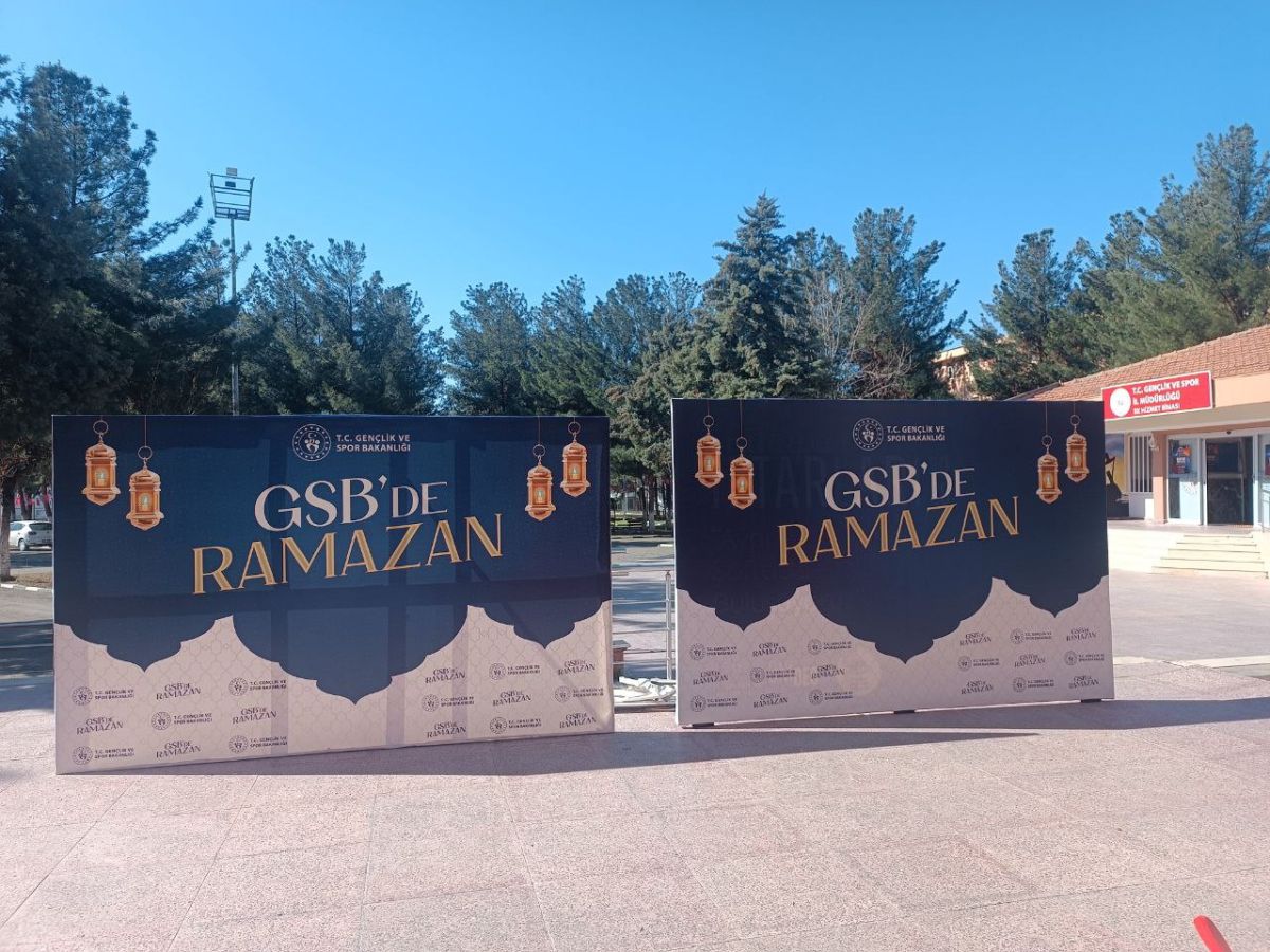 AYAKLI VİNİL GERME TABELA IŞIKSIZ