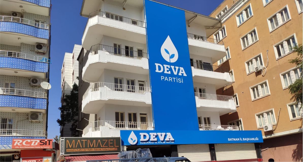 Batman Deva Partisi Kutu Harf Tabela