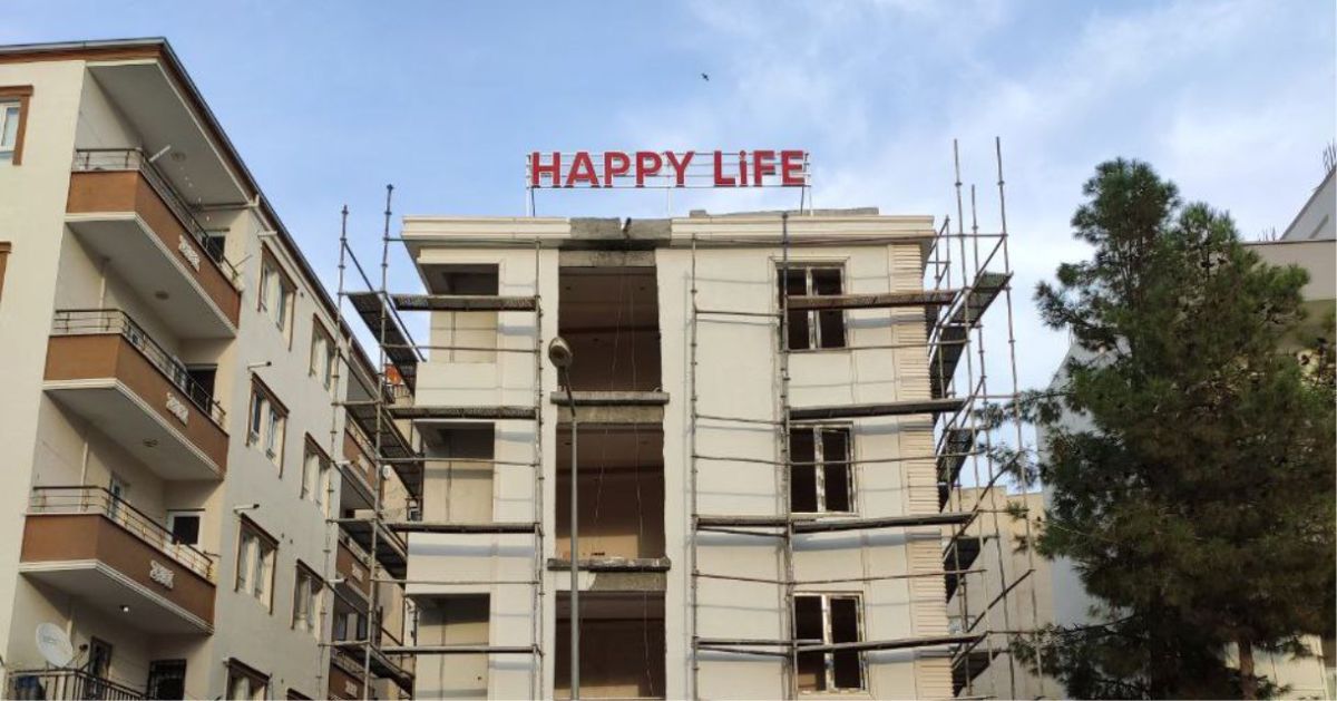 Batman Happy Life Çatı Tabela