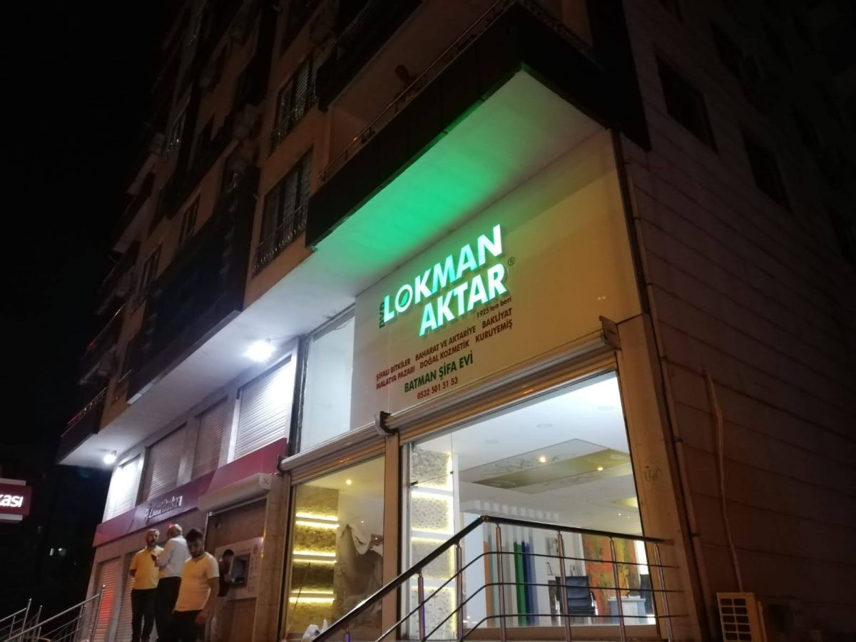 Batman Lokman Aktar Işıklı Tabela