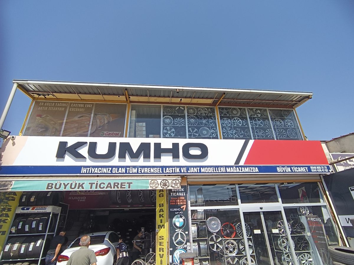 BÜYÜK TİCARET KUMHO LASTİK IŞIKLI KUTU HARF TABELA