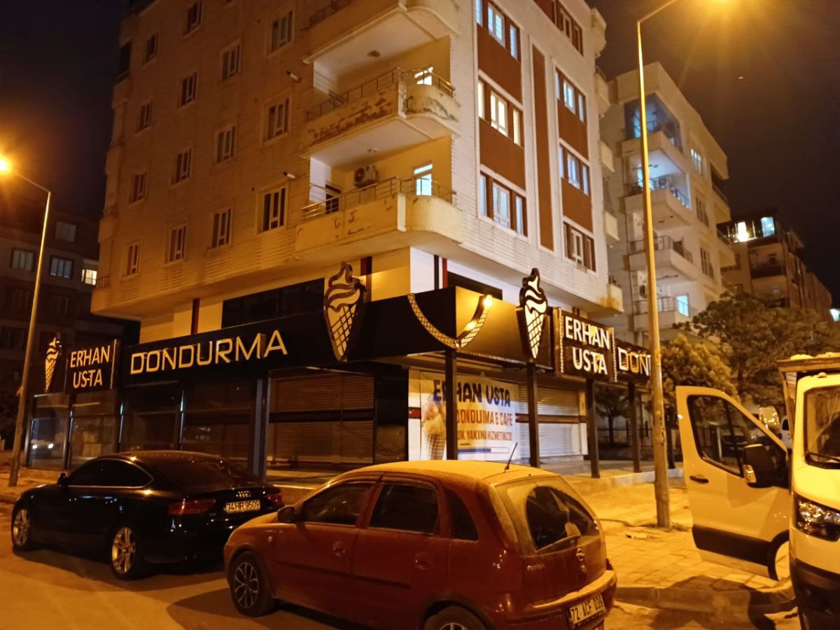 ERHAN USTA DONDURMA IŞIKLI HARF TABELA