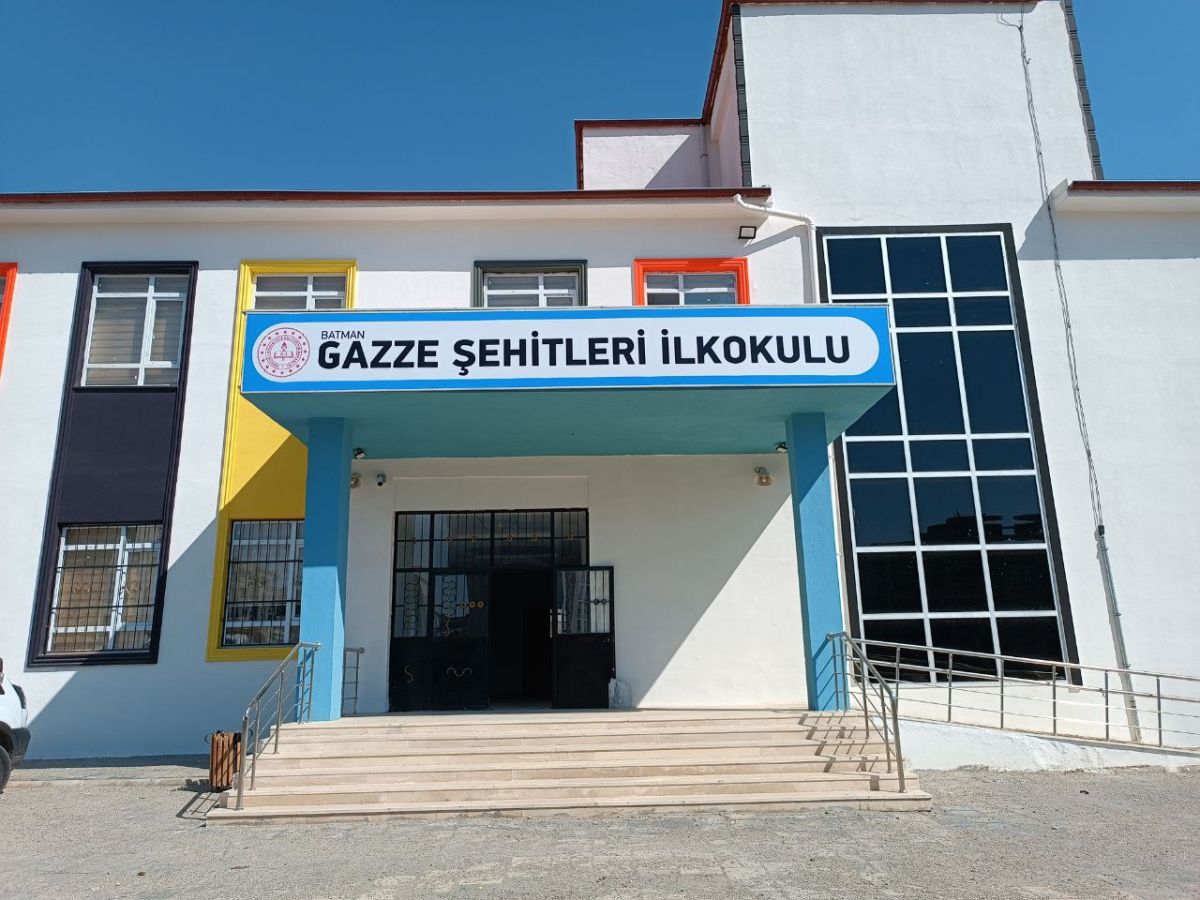 Gazze Şehitleri İlkokulu Tabela