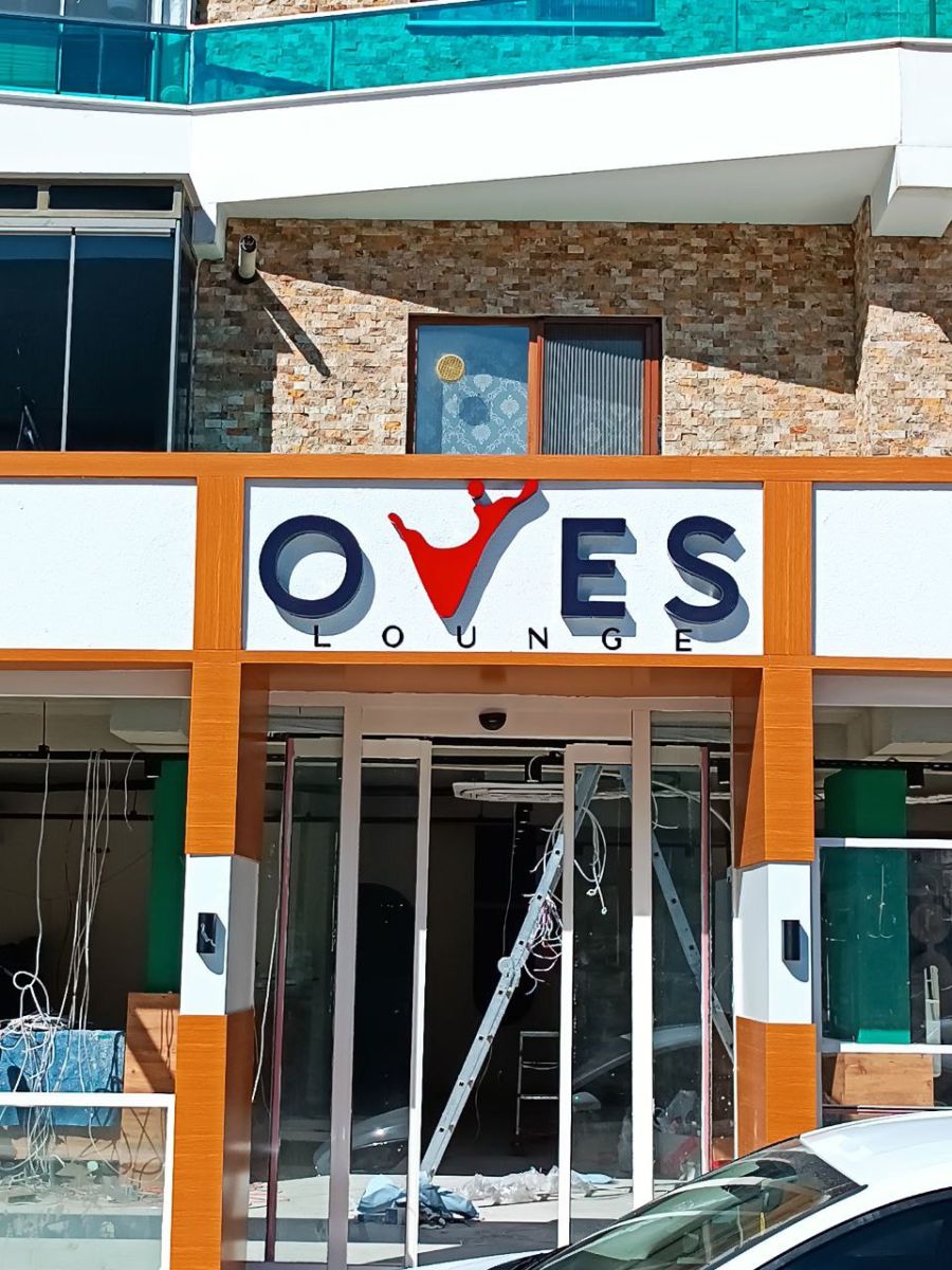 OVES LAUNGE CAFE IŞIKLI KUTU HARF TABELA