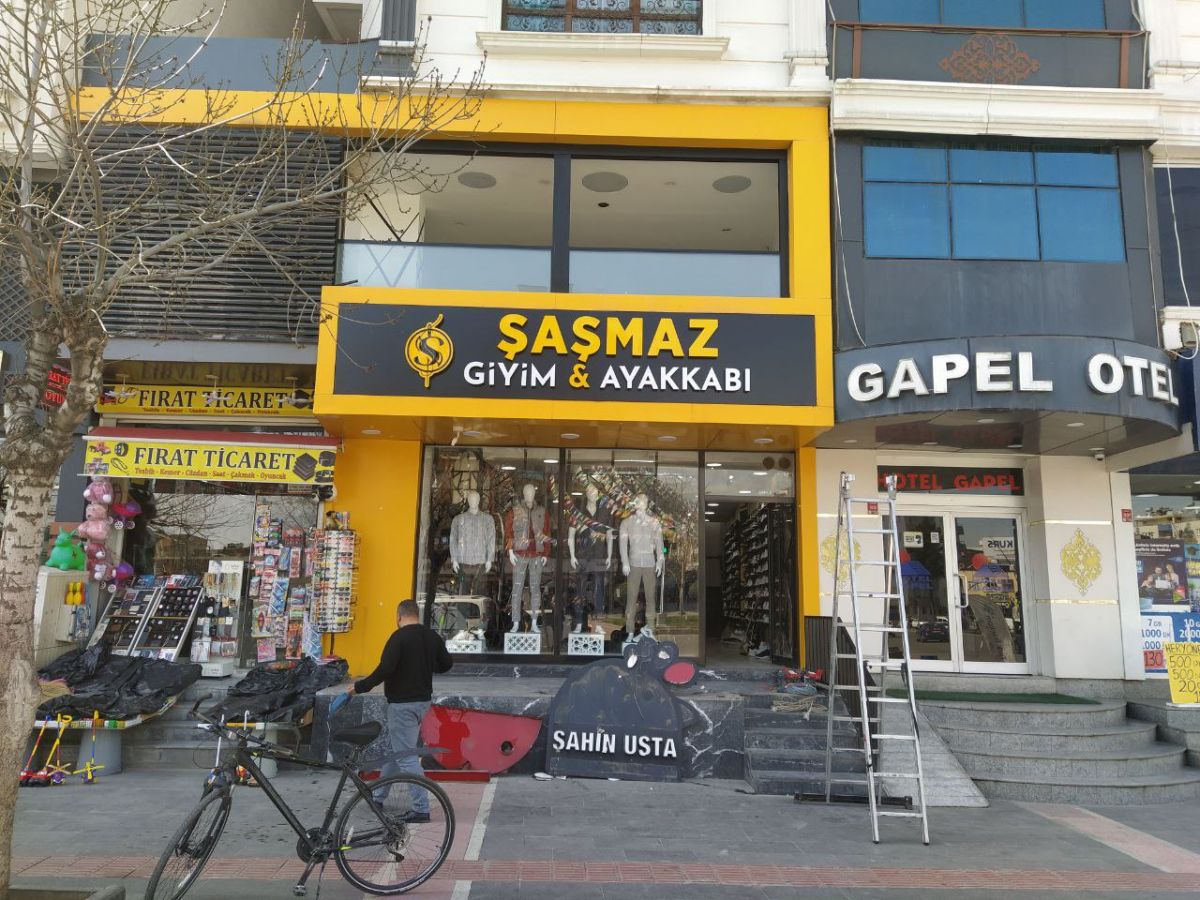 Şaşmaz Giyim Işıklı Kutu harf Tabela