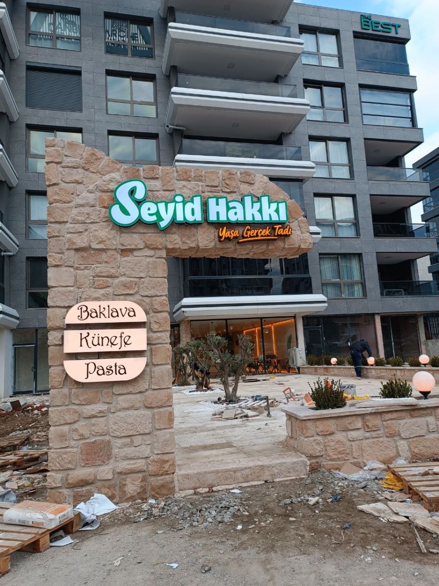 Seyid Hakkı Kutu harf Işıklı