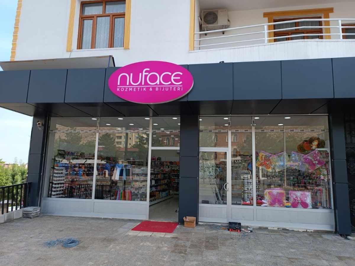 Silvan Nuface Kozmetik Kompozit Işıklı tabela