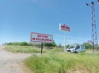 MEVSİM VİLLALARI Totem Tabela